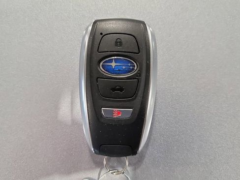 Certified 2025 Subaru Outback Limited image 27