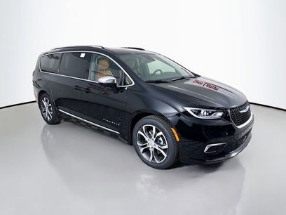 New 2026 Chrysler Pacifica Pinnacle