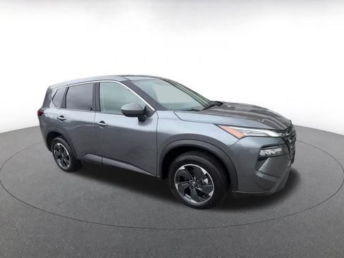 Used 2025 Nissan Rogue SV AWD/4WD image 2