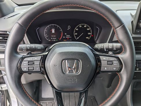 Used 2025 Honda Pilot Sport image 35