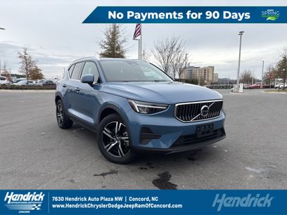 Used 2025 Volvo XC40 B5 Core