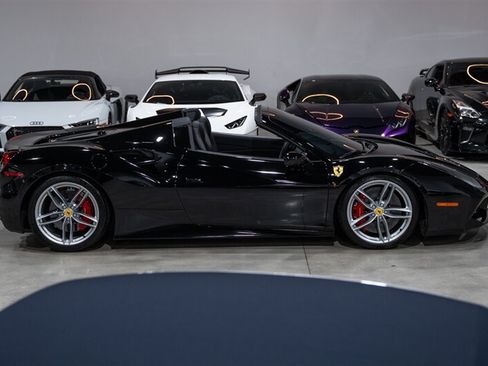 Used 2018 Ferrari 488 Spider RWD image 8