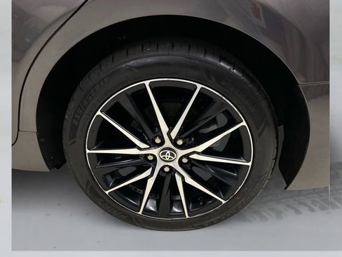 Used 2022 Toyota Camry SE FWD image 17