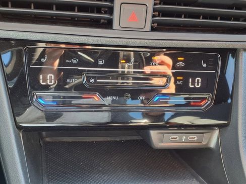 Used 2025 Volkswagen Jetta Sport image 19