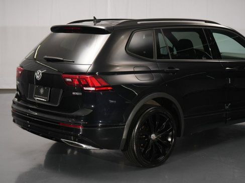 Used 2021 Volkswagen Tiguan SE R-Line image 11