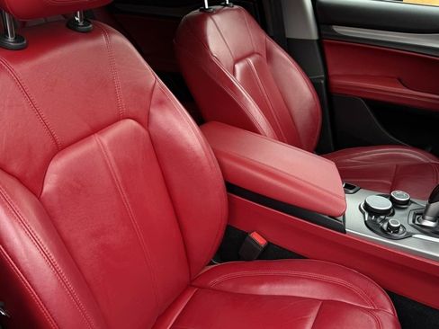 Used 2019 Alfa Romeo Stelvio Sport w/ Quick Order Package 22J Sport AWD/4WD image 44