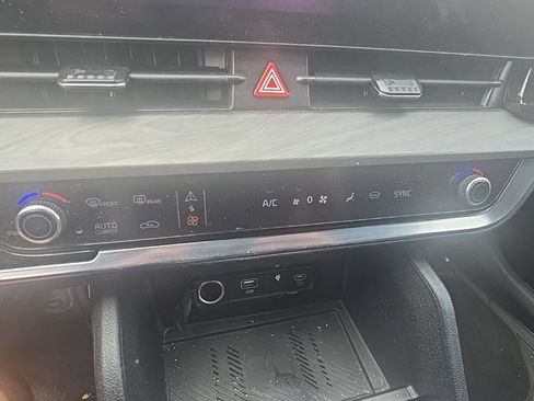 Used 2023 Kia Sportage X-Pro AWD/4WD image 17