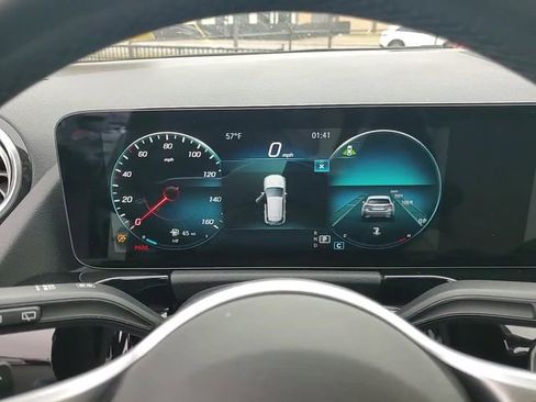 Used 2022 Mercedes-Benz GLA 250 4MATIC w/ Premium Package image 19