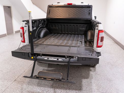 Used 2022 Ford F150 Lariat AWD/4WD image 12