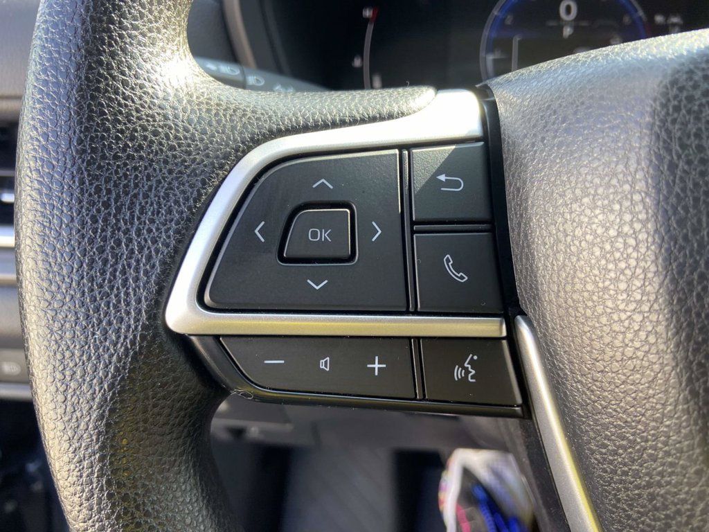 Used 2025 Toyota Grand Highlander FWD image 33