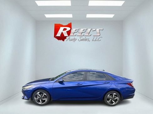 Used 2023 Hyundai Elantra SEL w/ Convenience Package image 12