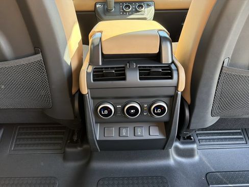 New 2026 Land Rover Defender 110 X-Dynamic SE AWD/4WD image 18
