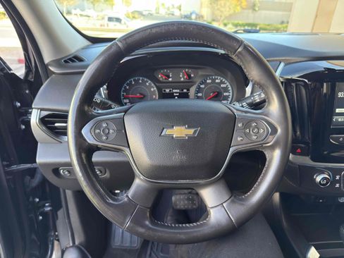 Used 2019 Chevrolet Traverse LT image 42