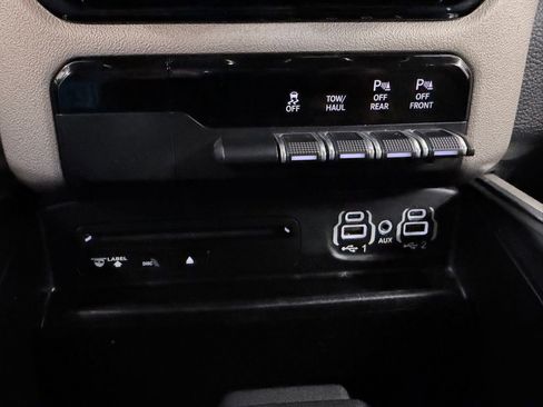 Used 2019 RAM 1500 Laramie AWD/4WD image 27