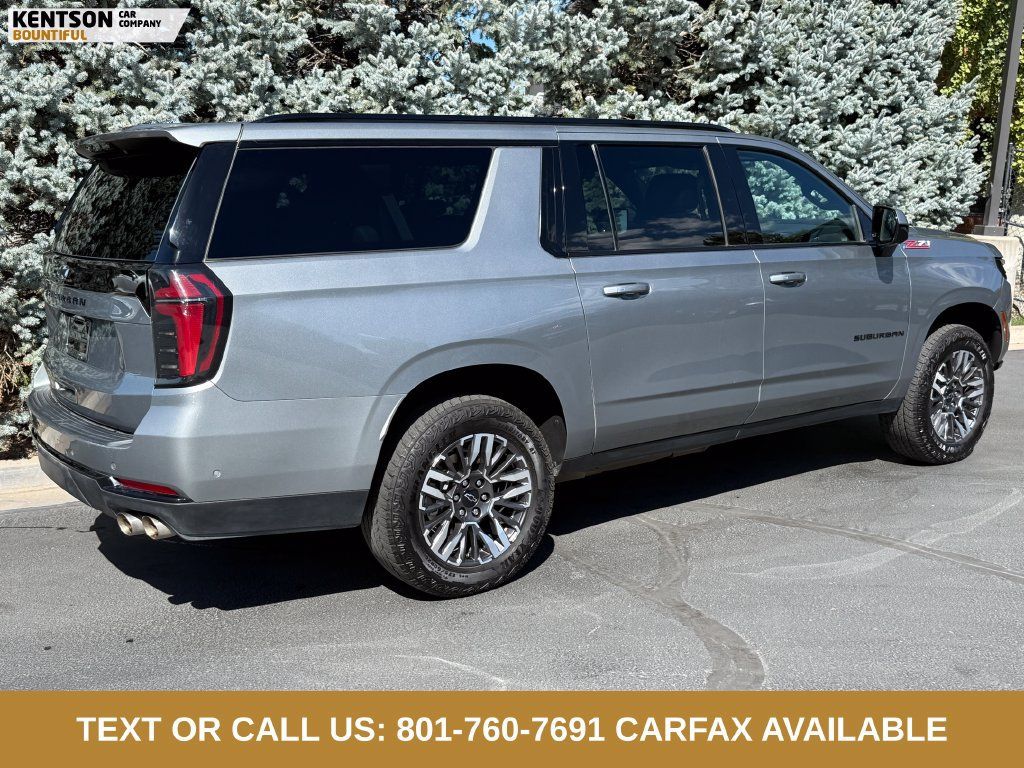 Used 2025 Chevrolet Suburban Z71 AWD/4WD image 9