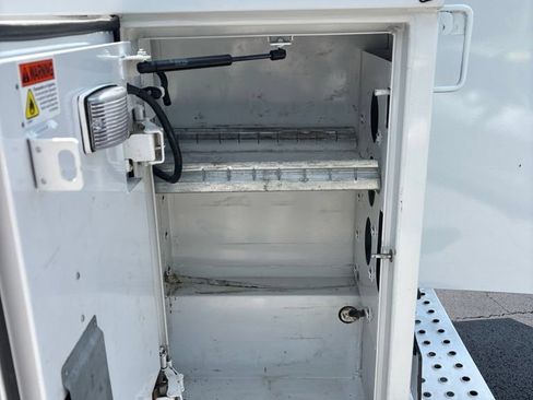 Used 2019 GMC Savana 3500 w/ Power Convenience Package RWD image 10