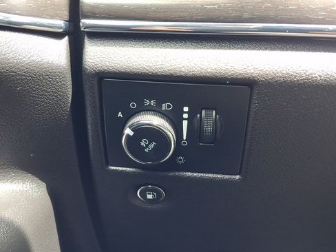 Used 2018 Jeep Grand Cherokee Limited AWD/4WD image 28