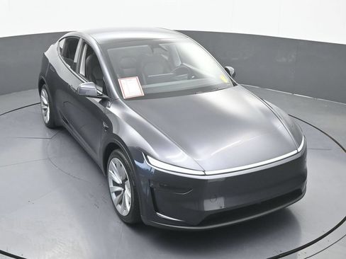 Used 2026 Tesla Model Y 2WD image 47