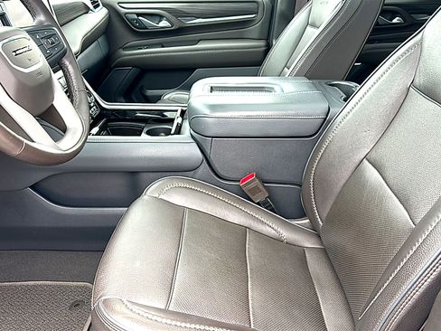 Used 2022 GMC Yukon Denali AWD/4WD image 13