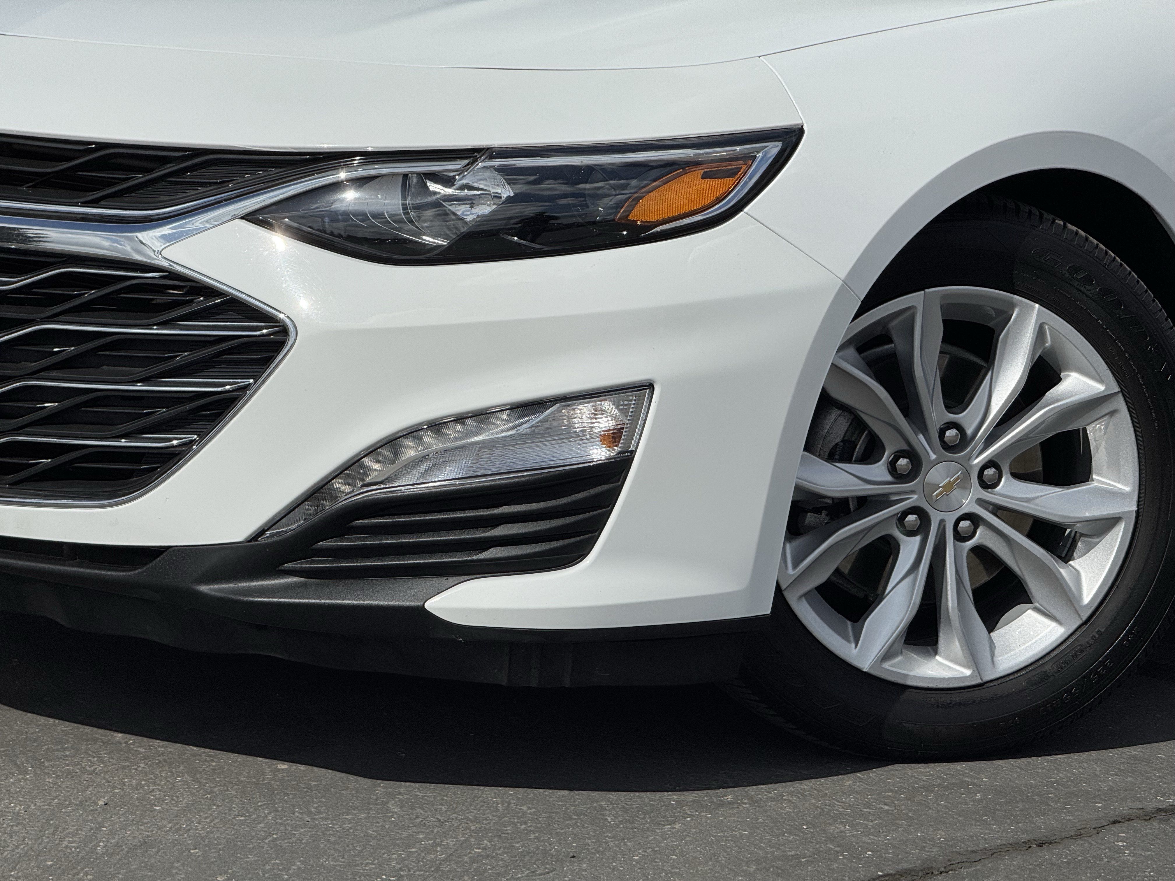 Certified 2025 Chevrolet Malibu LT FWD image 3