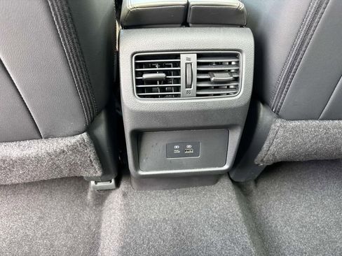 Used 2023 Nissan Rogue SL AWD/4WD image 12