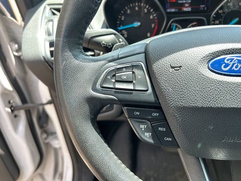 Used 2017 Ford Escape Titanium image 22