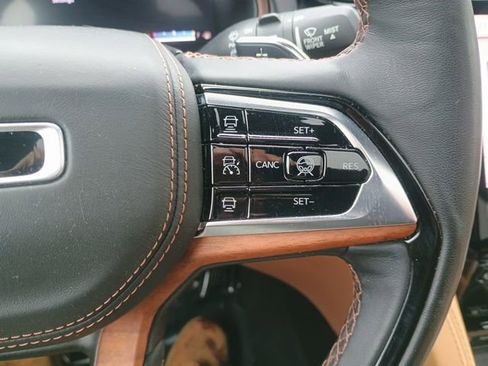 Certified 2023 Jeep Grand Cherokee Summit AWD/4WD image 31
