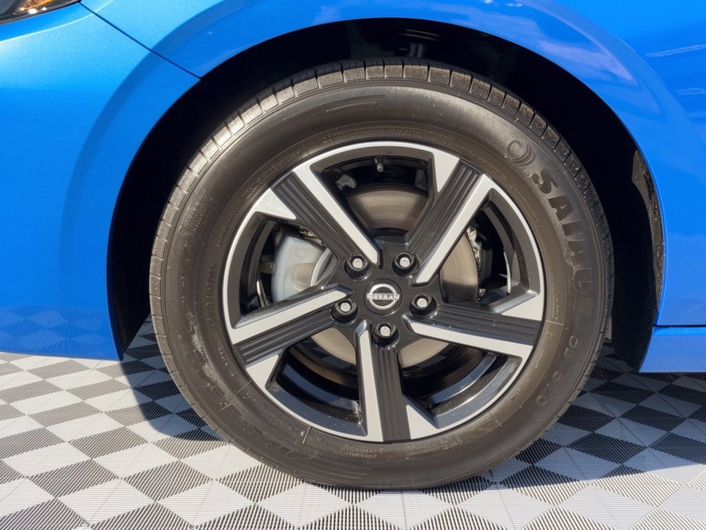 Used 2025 Nissan Sentra SV FWD image 13