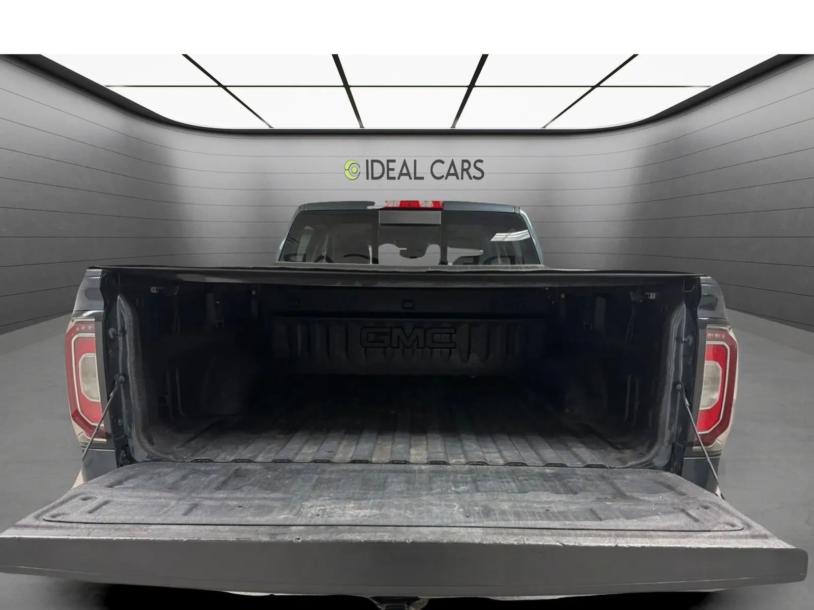 Used 2018 GMC Sierra 1500 SLT AWD/4WD image 19
