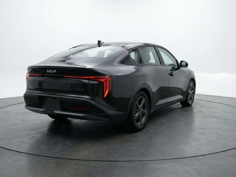 Used 2025 Kia K4 LXS image 9