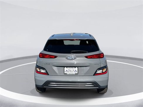 Used 2023 Hyundai Kona SE image 6