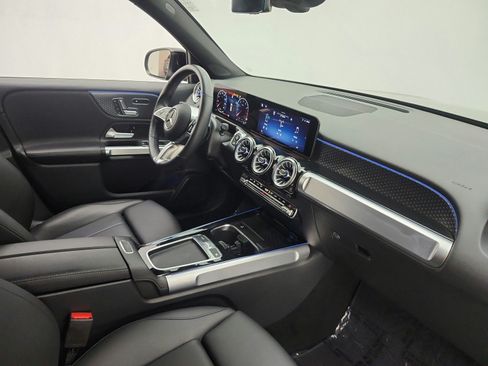 Used 2024 Mercedes-Benz GLB 250 image 21