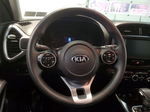 Used 2020 Kia Soul LX image 16