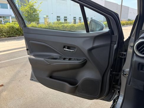 Used 2025 Nissan Versa SV w/ Trunk Package FWD image 18