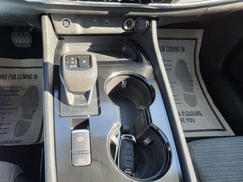 Used 2023 Nissan Rogue SV image 15