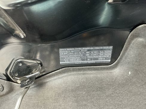 Used 2019 Nissan Sentra SR w/ Exterior Package FWD image 24