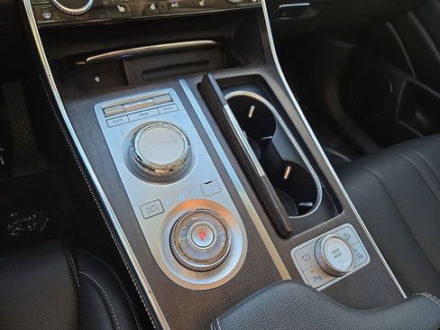 Used 2024 Genesis GV80 2.5T image 32