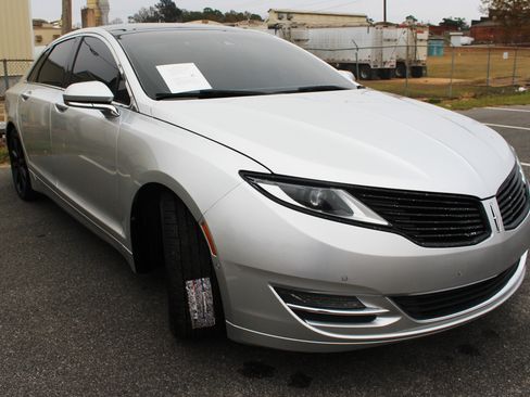 Used 2013 Lincoln MKZ Base image 13