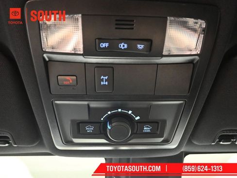 Used 2023 Toyota Tacoma TRD Off-Road image 21