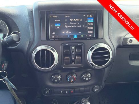 Used 2013 Jeep Wrangler Unlimited Sport AWD/4WD image 9