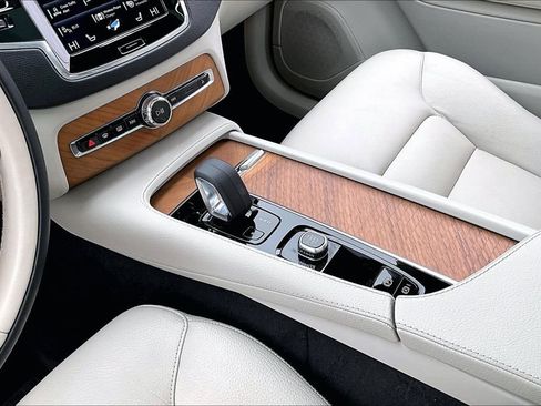 Used 2022 Volvo XC90 T8 Inscription Expression w/ Advanced Package AWD/4WD image 14