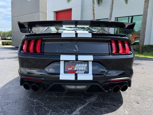 Used 2022 Ford Mustang Shelby GT500 w/ Carbon Fiber Track Pack RWD image 18