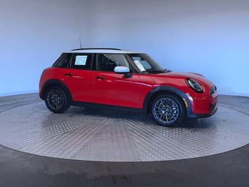 Used 2026 MINI Cooper 4-Door Hardtop FWD image 2