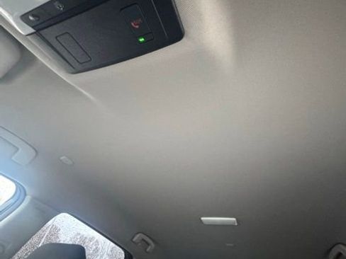 Used 2023 Nissan Rogue SV image 42