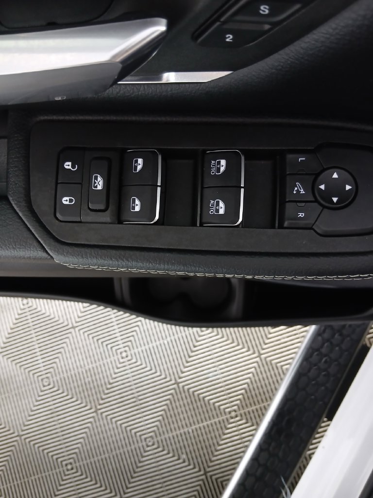 Used 2026 RAM 1500 Laramie w/ Sport Appearance Package AWD/4WD image 22