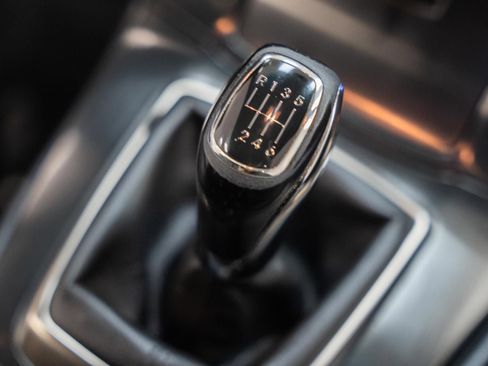 Used 2015 Hyundai Genesis 3.8 RWD image 32