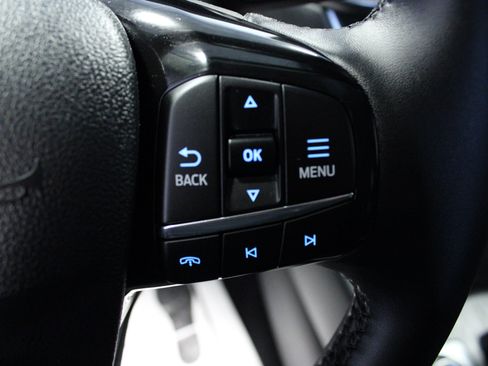 Used 2025 Ford Escape SE w/ Class II Trailer Tow Package FWD image 21