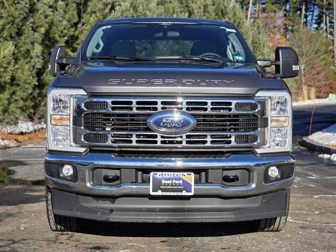 Used 2024 Ford F250 XLT image 2