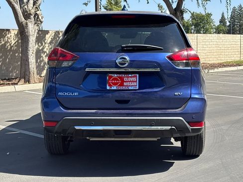 Used 2020 Nissan Rogue SV FWD image 8