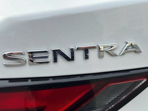 Used 2024 Nissan Sentra SV FWD image 11